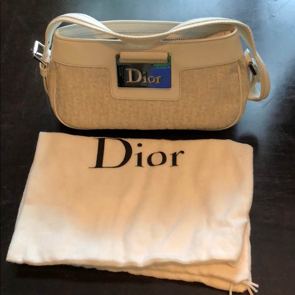 Dior Handbags - Dior bag like new condition